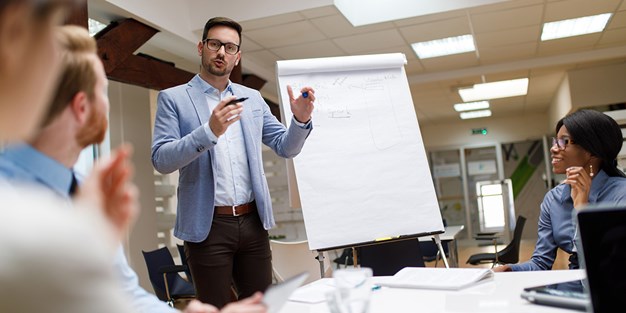 En grupp personer i utbildning. Foto