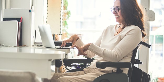 User test with a women with disability. Photo